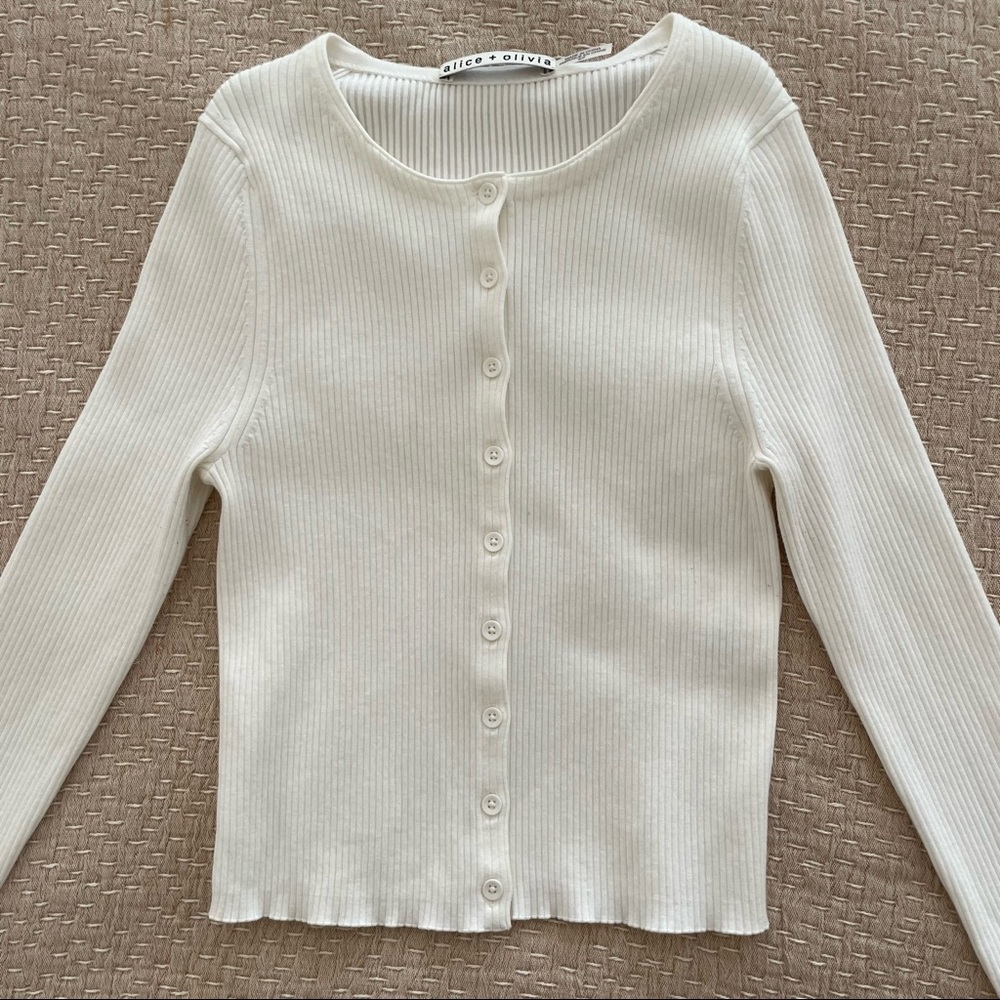 ALICE + OLIVIA Mai Cardigan Button-Down (cropped, slim fit)